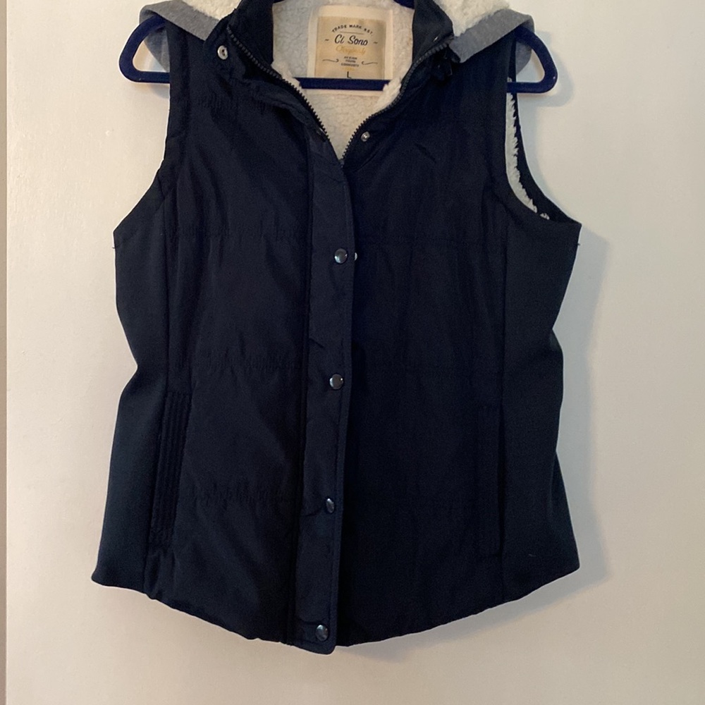 Sherpa lined Vest - Picture 2 of 12